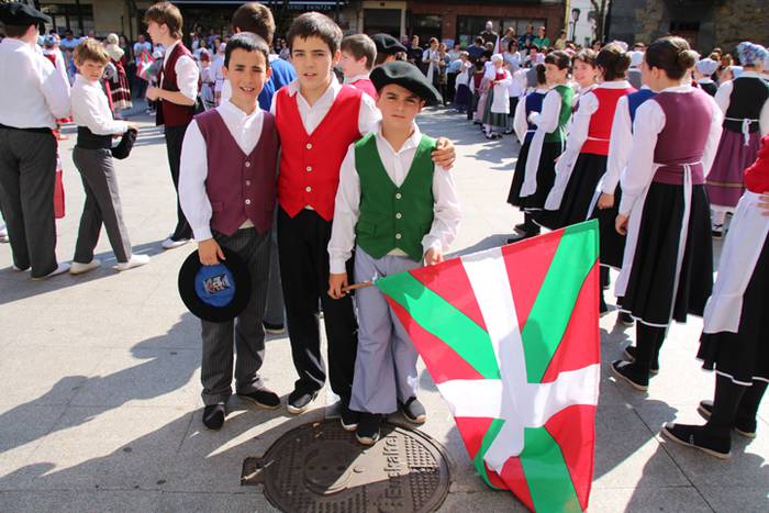 Dantzari Txiki eguna Ibarran 2016 17 1464428070562