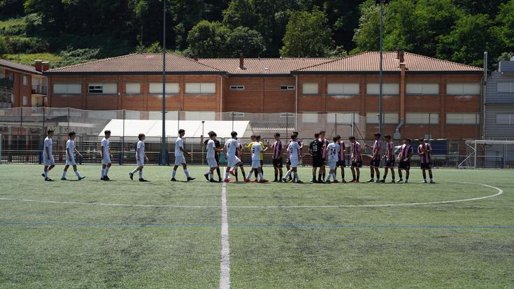 Futbol zelaian zein kanpoan arduraz jokatzeko eskatu dute