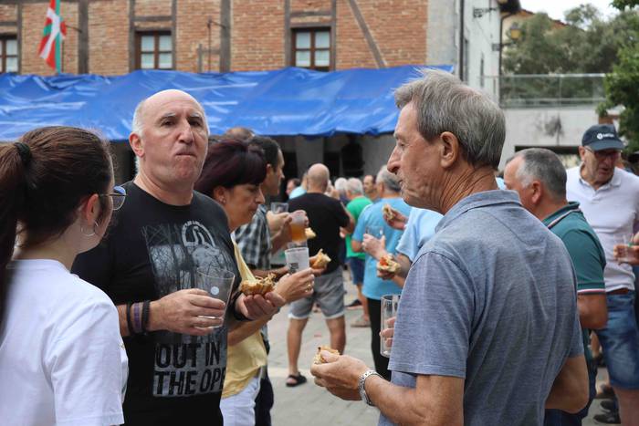 Txakolin dastaketarekin ase  12 1659354825588