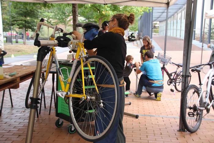 BIgarren eskuko azoka, mugik 17 1664013941671