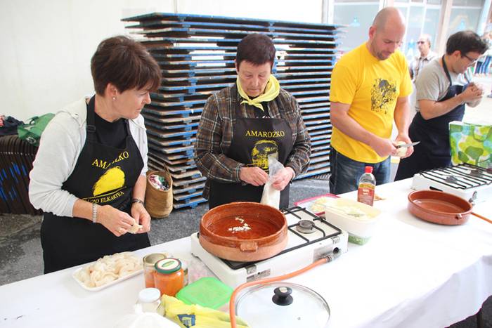 Auzo giroa mantenduz Amarotzen 8 1467476341568