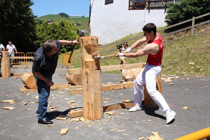 Festa giroa Santamañan 22 1468781678816