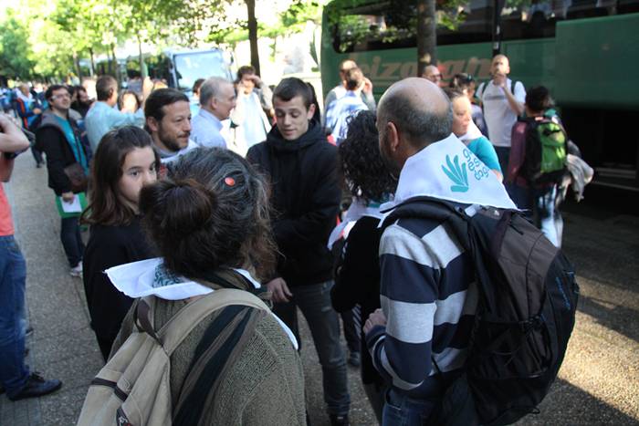 "Gu bezala, beste 100.000 za 8 1528636773997