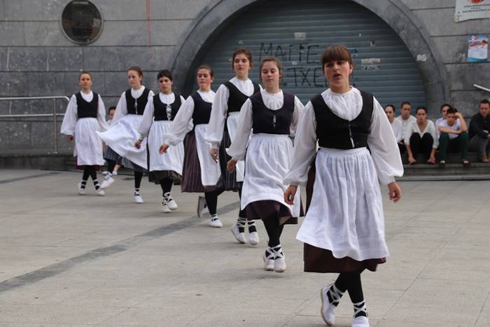 Ibarrako Gazte Festetan dant 25 1529169349607