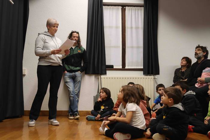 Eskola Txikien Festako logo  14 1668190200698