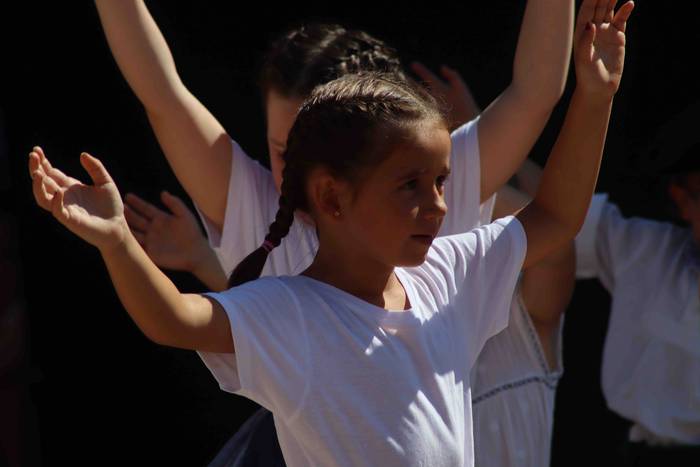 Dantzan igaro dute goiza Liz 56 1630841489147