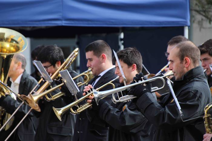 Egoiliarren belarriak goxatu 6 1643460369215