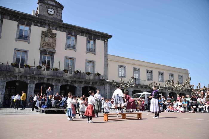 Oinkari dantza taldearen dan 32 1648304067048