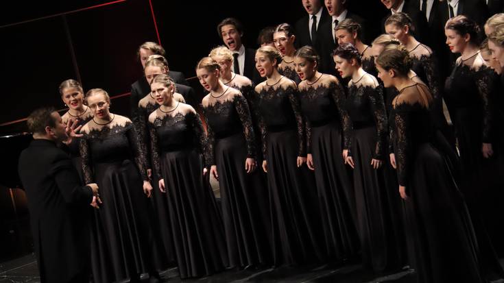 'Mate Saule' kantua, Mixed Choir Of Riga Cathedral Choir School abesbatzaren eskutik