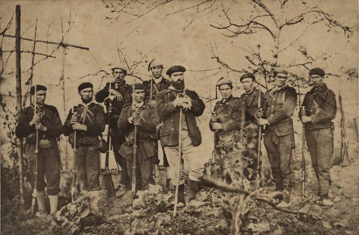 Santa Kruzen mendeurrena, hausnarketarako abiapuntu Elduainen