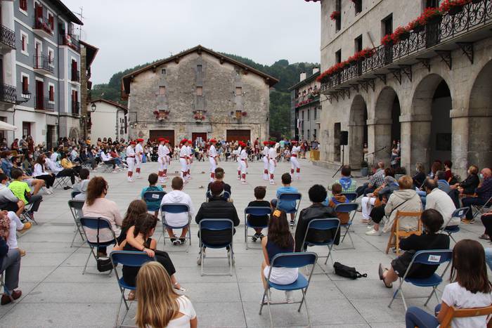 Berastegi san joan dantzak 2 2 1628618927276