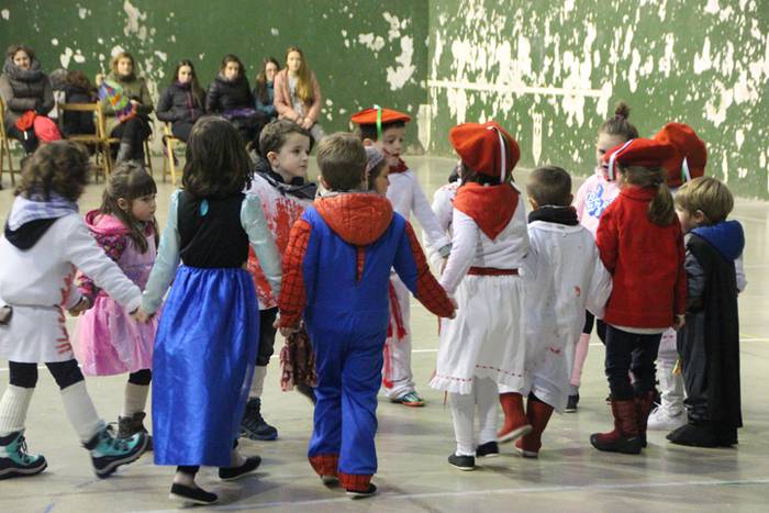 Hotzari aurre egiteko, dantz 27 1517596251101