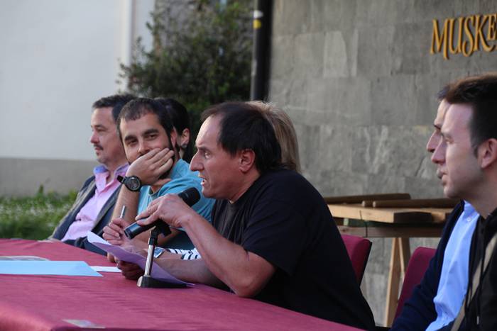 Pettarra eta Aiztondo, bat 6 1494092357939