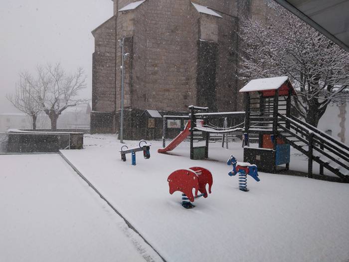 Elkartasun uholdea, elurtea  15 1515430000438