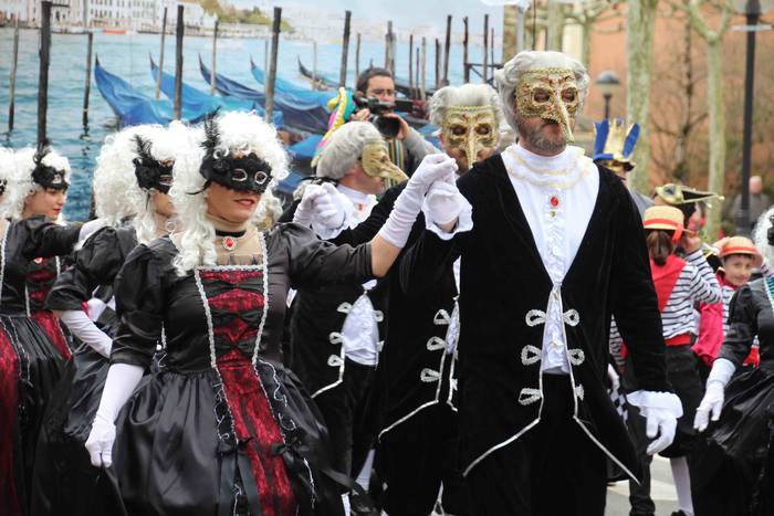 Veneziatik Jamaikaraino, Aut 9 1551717714248