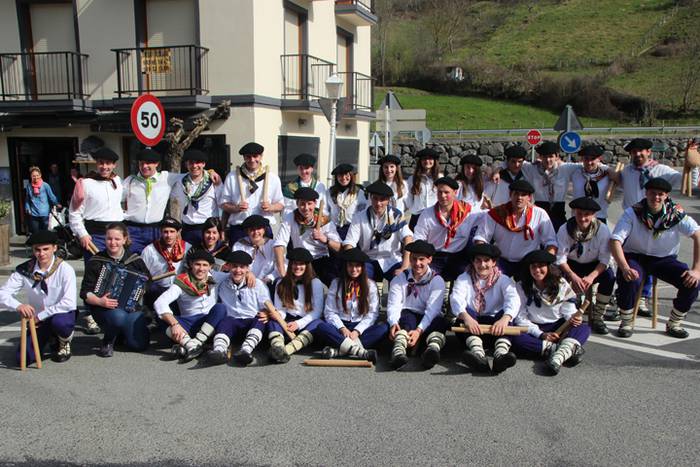 Talai dantzariak herrian zeh 44 1488122350248