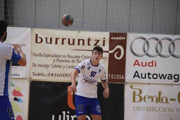 Tolosa CF eskubaloia prest d 29 1535892234361