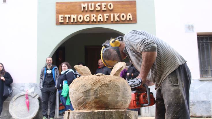 Urteko hitzordua museoak arakatzeko