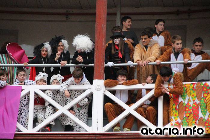 inauteriak 2016 zaldunita zezen plaza 64 1454867197087