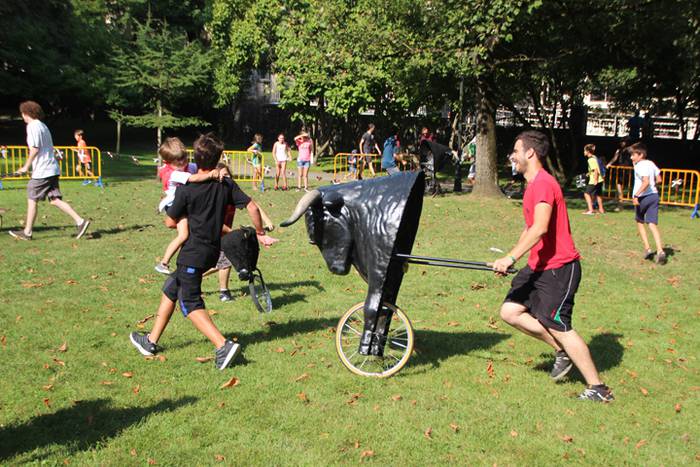 Zezenen aurretik korrika 16 1472903706119