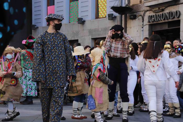 Dantzari Txikiak Zaldunita b 26 1645880476459