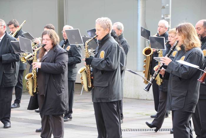 Egoiliarren belarriak goxatu 2 1643460367938