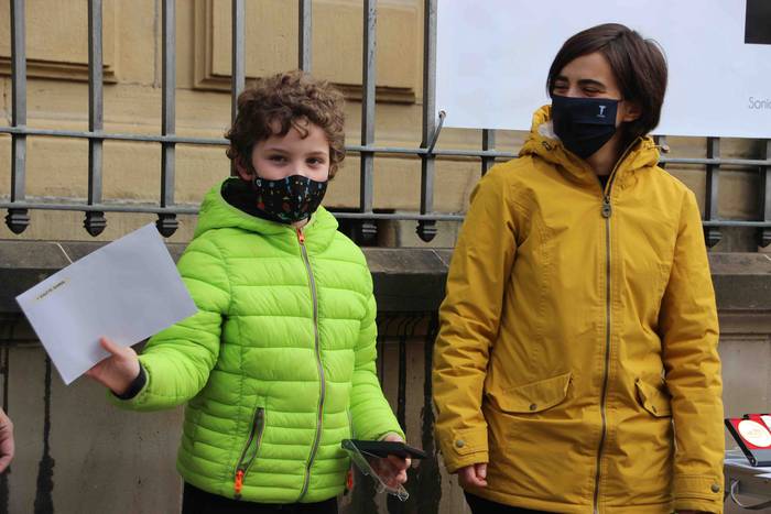 Sari nagusia 'Azala' izeneko 19 1606581803104