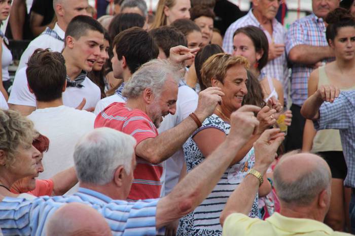 Bero sargoria, sagardoz bust 136 1532984130573