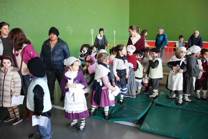 Gabon eguna Asteasun eta Adu 45 1577194433440