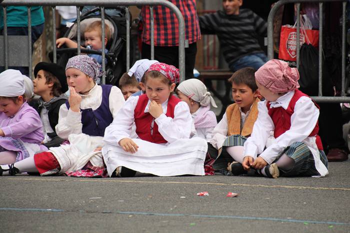 Dantzari txiki eguna Villabonan 47 1465749482888