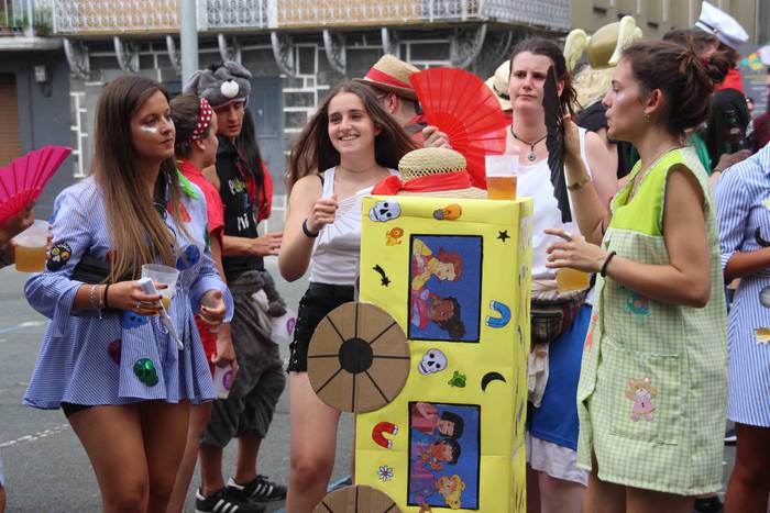 Norberak bere bazkaria, eta  39 1532631114279