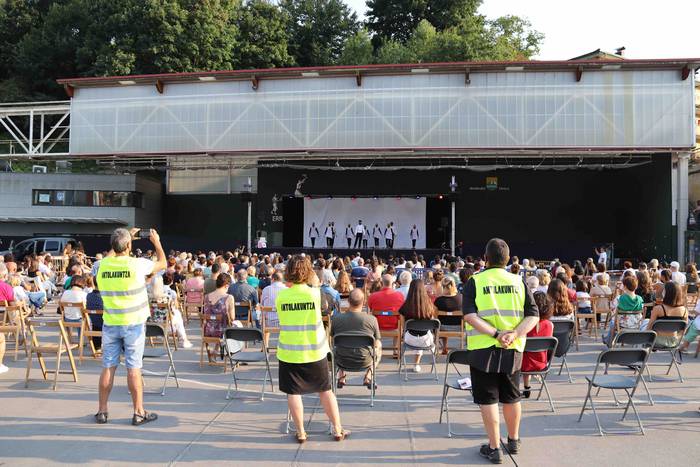 Mende laurdenari omenaldia e 1 1629569521861