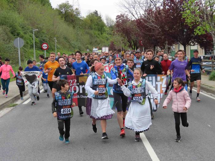 korrika, furgonetatik, Aizto 24 1649421634030