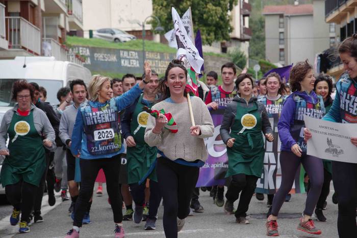 korrika, furgonetatik, Anoet 51 1649421144248