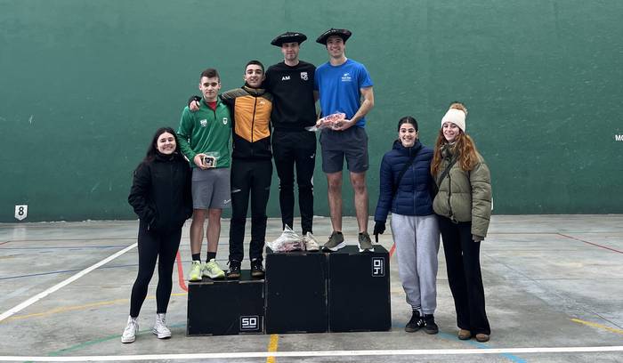 Irurako Frontenis Txapelketaren finalerdiak eta finalak larunbatean jokatuko dira