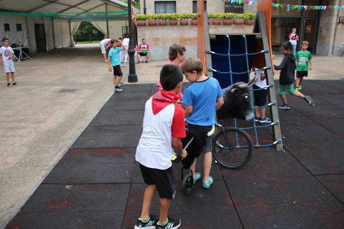 Piztu da festa, txupinarekin batera 28 1467994916464