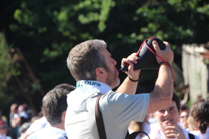 Eskuak batuta, desio bakarre 13 1528640542545