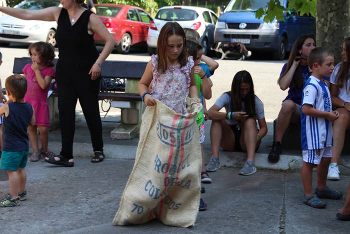 Festak hastearekin batera, j 29 1502727400818