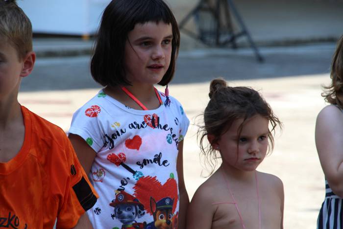 Festak hastearekin batera, j 28 1502727393799