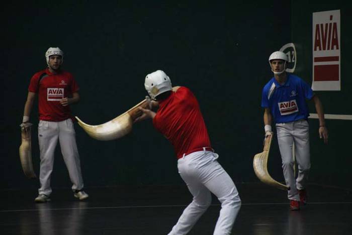 ZESTA PUNTA ELOLAREN OROIMEN 104 1512735842511