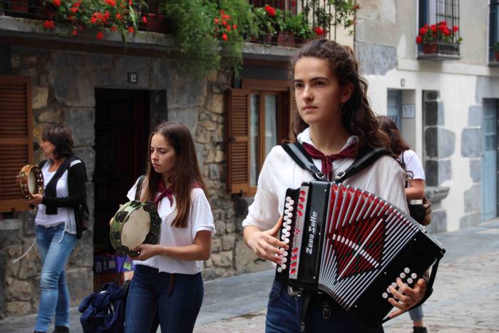 Asteasun festak apurtu du "n 36 1593430425184