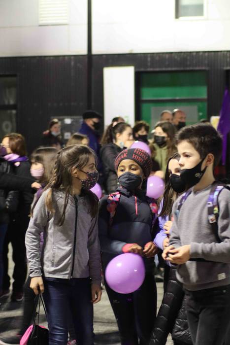 Emakumeek eskualdeko kaleak  57 1615233081161