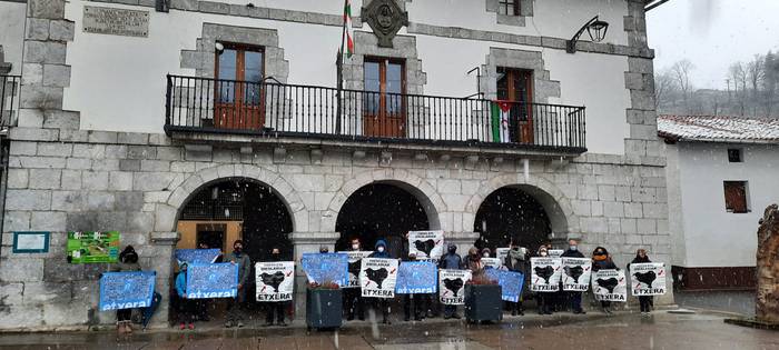 2.000 pertsona baino gehiago 6 1610225151184