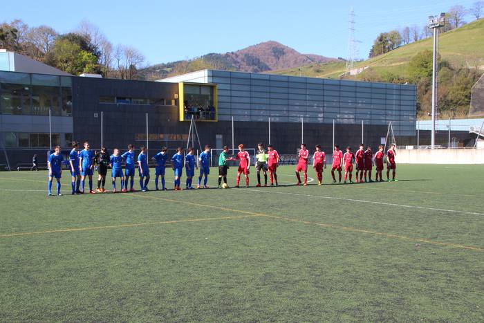 Usabalgo harmailak eta komun publikoa 8 1459597771353