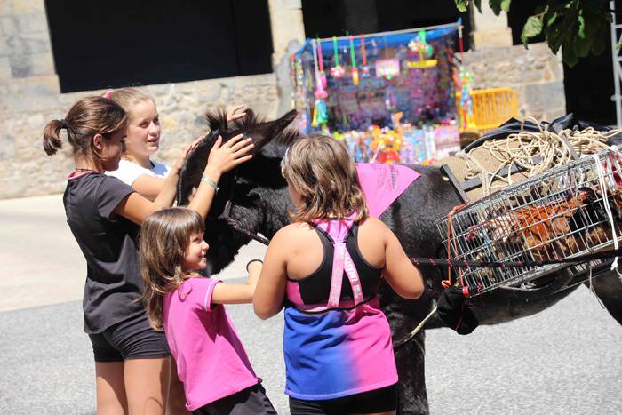 Suziriari aurrea hartu diote 16 1565791748085