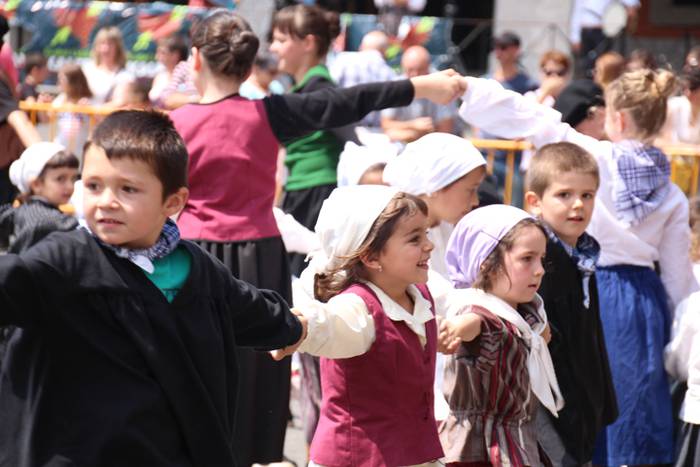 Dantzari txiki eguna Anoetan 22 1497181571717