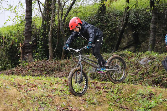 Bi gurpilen gainean  33 1491138571931