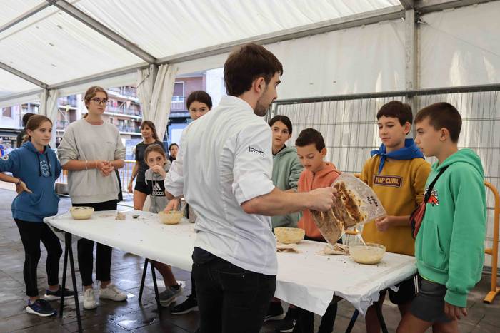 Eskuak zikinduz aritu dira s 37 1665306842256