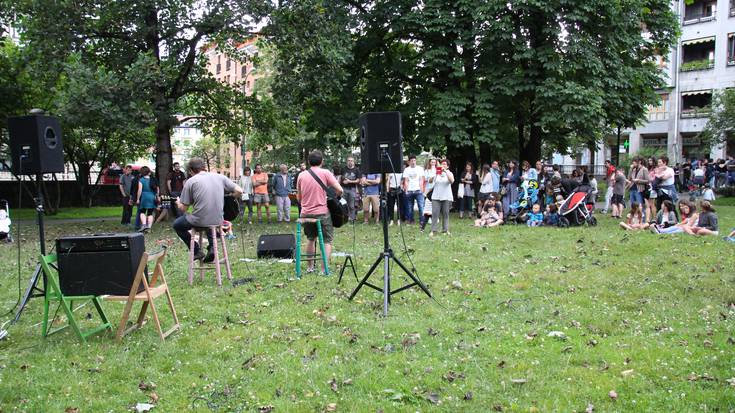 Harmakada bete, auzoko festak hauspotzen