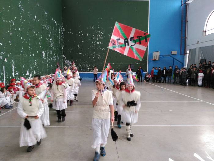 Hotzari aurre egiteko, dantz 35 1517596299427